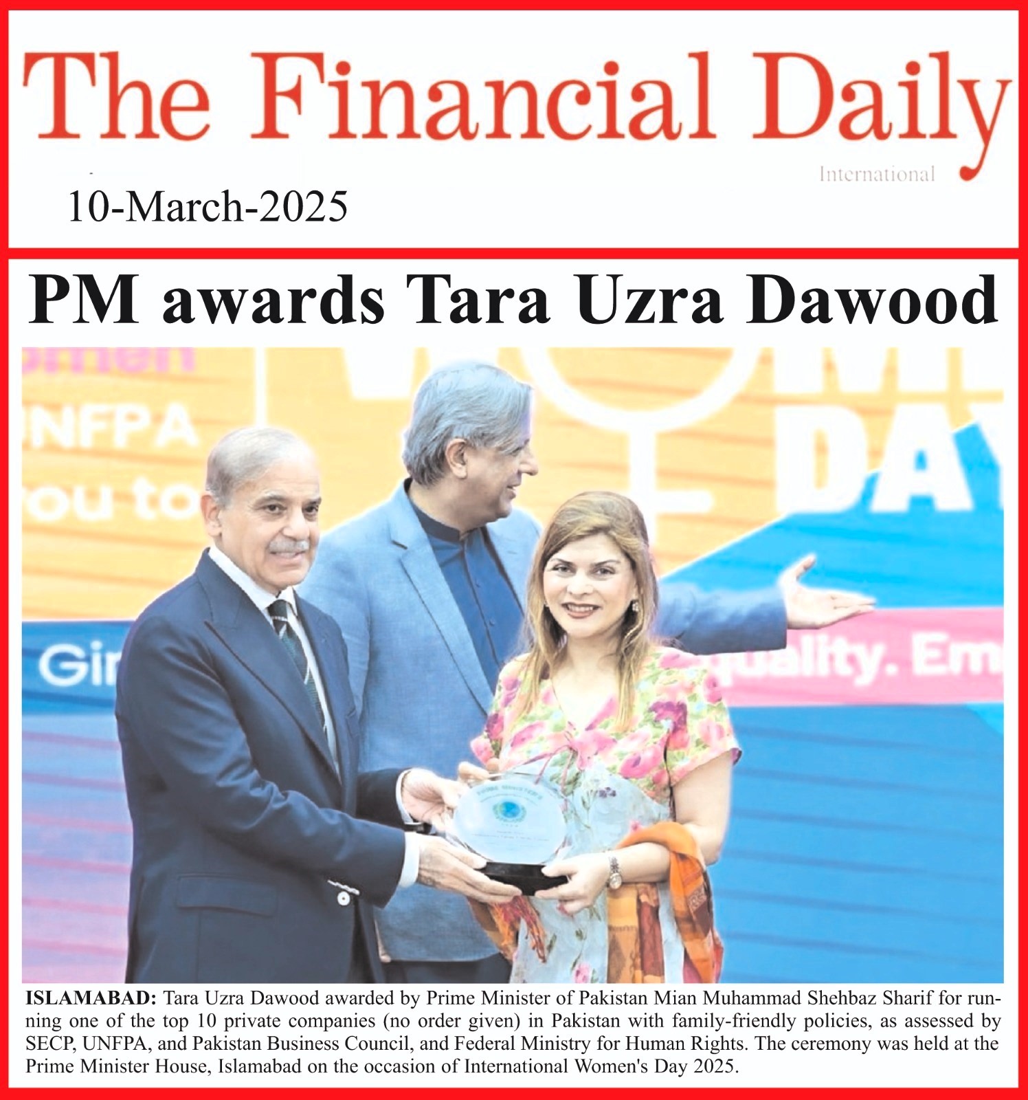 Prime Minister’s Award trophy with a golden emblem and a plaque recognizing LADIESFUND Energy Pvt. Ltd.